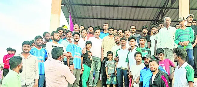 పండగ వేళ పందేలు వద్దు   