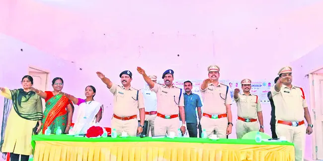 రోడ్డు భద్రతపై అవగాహనకే ‘అరైవ్‌ –ఎలైవ్‌’