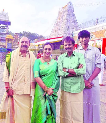 రైలు పట్టాల పక్కన గాలి పటాలు ఎగరేయొద్దు 
