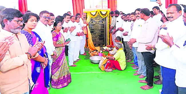 వేములవాడను సుందరంగా తీర్చిదిద్దుతాం