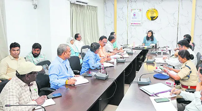 భూ సేకరణ వేగవంతం చేయాలి