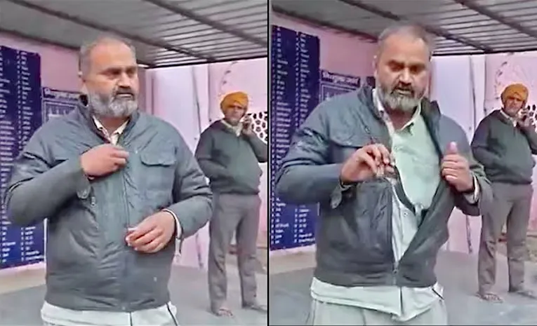 UP man brings live snake to Mathura hospital after being bitten