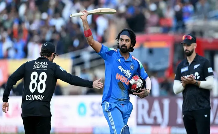 రాహుల్‌ సెంచరీ వృథా.. రాజ్‌కోట్‌ వన్డేలో టీమిండియా ఓటమి