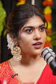 Bigg Boss 9 Telugu Rithu Chowdary Emotional over Trolling, Character Assassination18