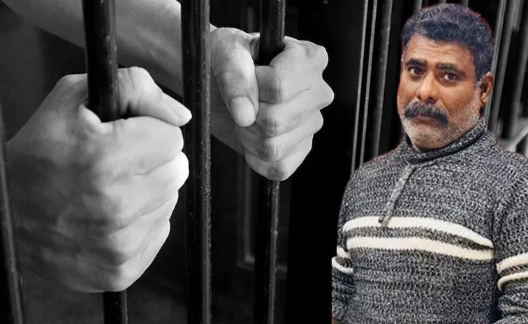 సౌదీలో అపరిచితుడికి లిఫ్ట్ ఇస్తే.. ఉన్న ఉద్యోగం ఊడింది