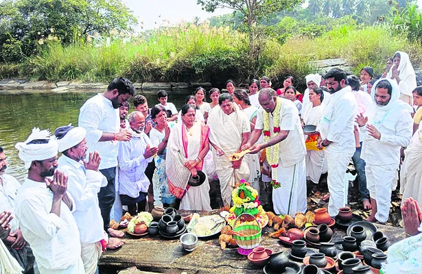 భక్తిశ్రద్ధలతో భంభం బాబా దీక్షల విరమణ 