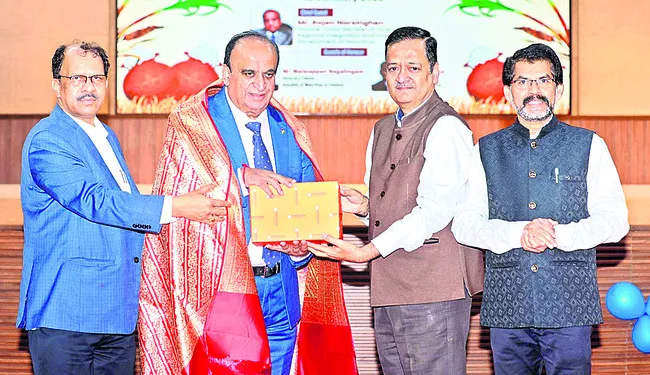 మారిషస్‌ మంత్రికి సత్కారం