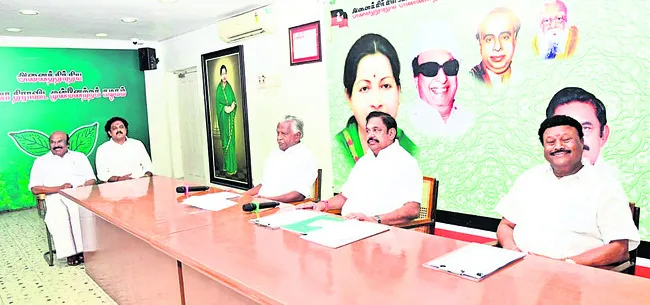 రాహుల్‌తో ఎంపీ రాజా భేటీ 
