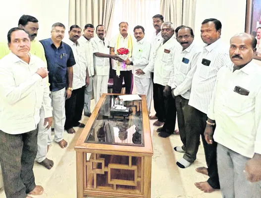 దోమకొండను రెవెన్యూ డివిజన్‌గా ఏర్పాటు చేయాలి 