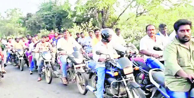 సరిహద్దుల్లో సందడి