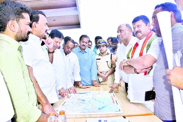 ఏర్పాట్లపై మంత్రి సమీక్ష
