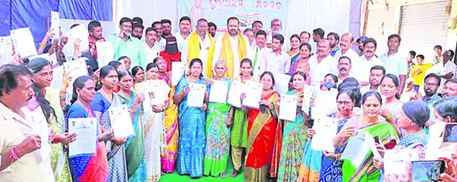 అర్హులందరికీ సంక్షేమ ఫలాలు