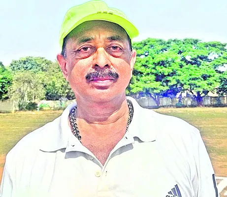 చెక్కు చెదరని అభిమానం
