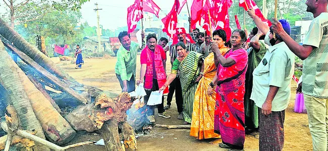‘ఉపాధి’ని నిర్వీర్యం చేస్తున్న కేంద్రం