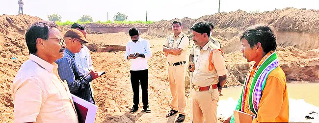 ఇసుక అక్రమంగా తరలిస్తే కఠిన చర్యలు 