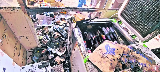 మద్యం షాపు తగలబెట్టిన కేసులో మలుపు 
