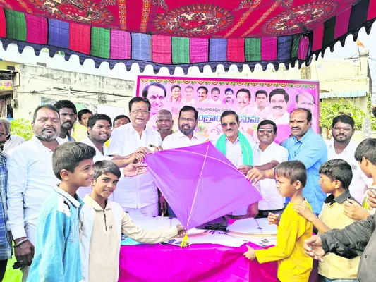 అప్పుల బాధతో ఒక్కరి ఆత్మహత్య
