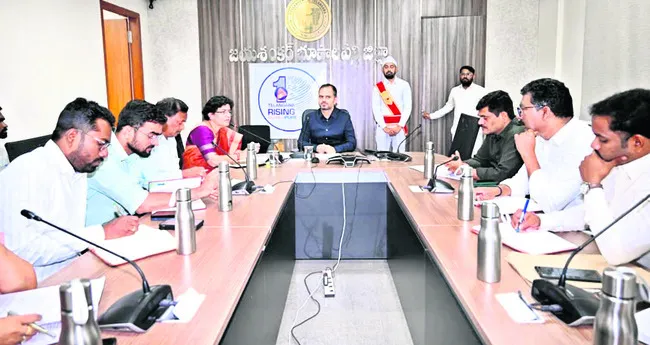 మినీ మేడారం పనులు చేపట్టాలి