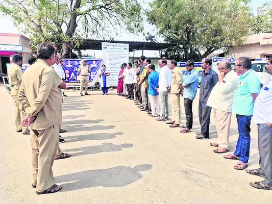 ఆర్టీసీ డ్రైవర్లకు అవగాహన 