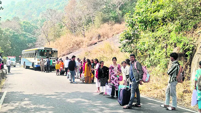 కొండెక్కని బస్సులు
