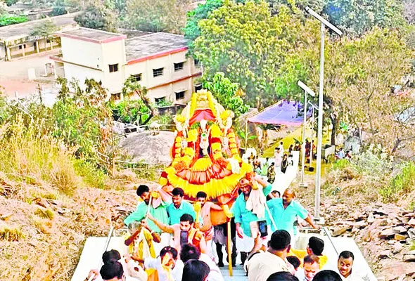 ●వైభవంగా కోదండ రాముని పార్వేట ఉత్సవం 