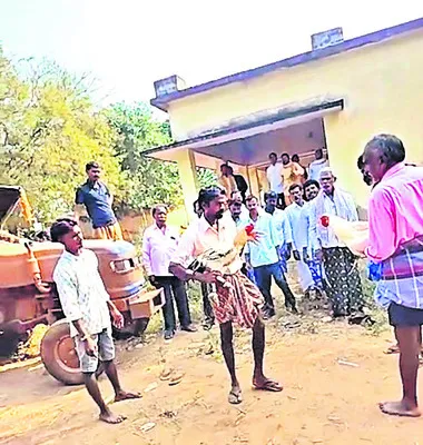 రూ.లక్షల్లో పైపందేలు 