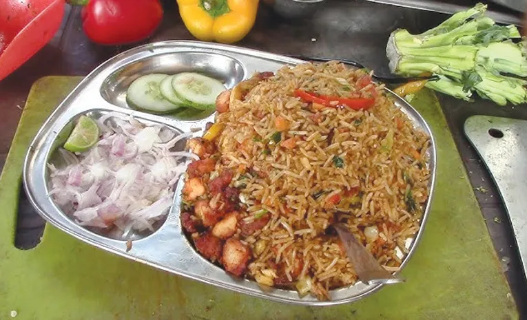 lemon dispute fast food hotel fight tadepalligudem