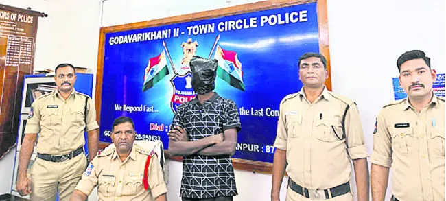 ద్విచక్రవాహనం ధ్వంసం కేసులో నిందితుడి అరెస్ట్‌ 