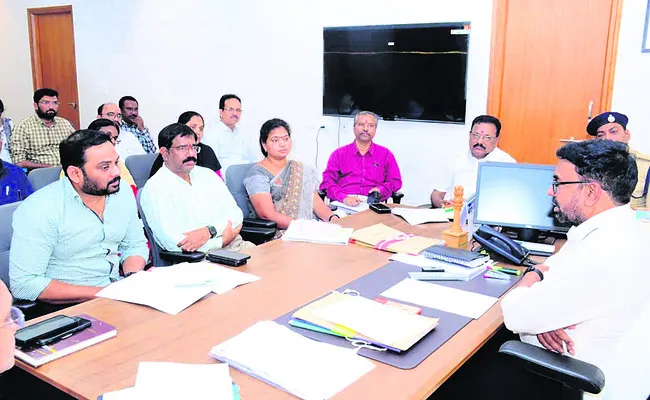 గణతంత్ర వేడుకలకు ఏర్పాట్లు చేయాలి