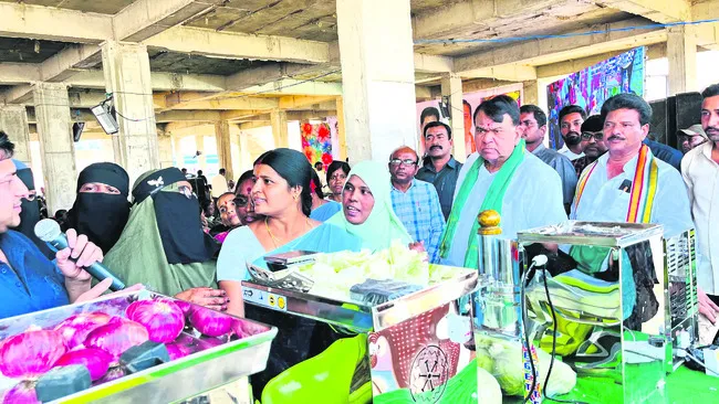 మహిళలను ఆర్థికంగా బలోపేతం చేయడమే లక్ష్యం