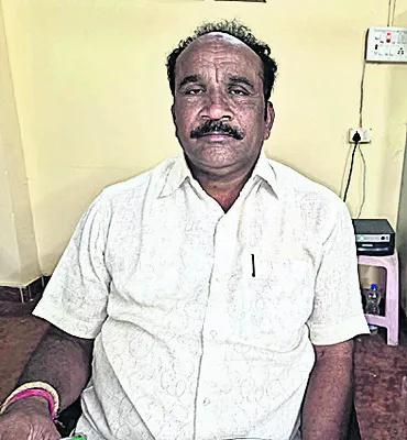 17 మందికి మెమోలు 