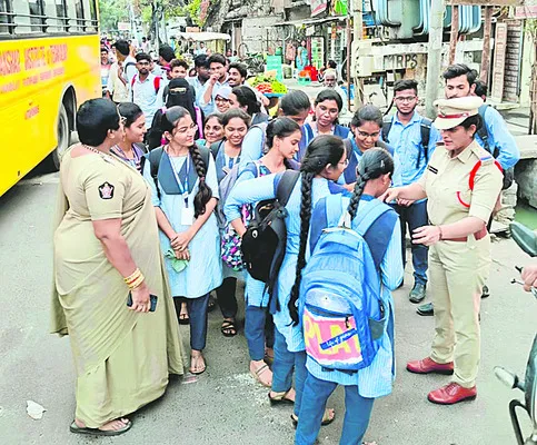 మహిళలు, చిన్నారుల రక్షణ భద్రతే లక్ష్యంగా శక్తి బృందాలు 