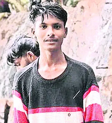 తండ్రి మందలించాడని కుమారుడి ఆత్మహత్య 