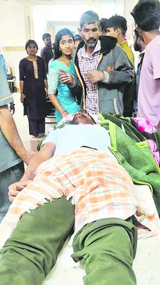 సర్పంచ్‌ భర్తపై దాడి 