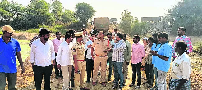 హుజూరాబాద్‌ జిల్లా   సాధనకు నిరాహార దీక్ష