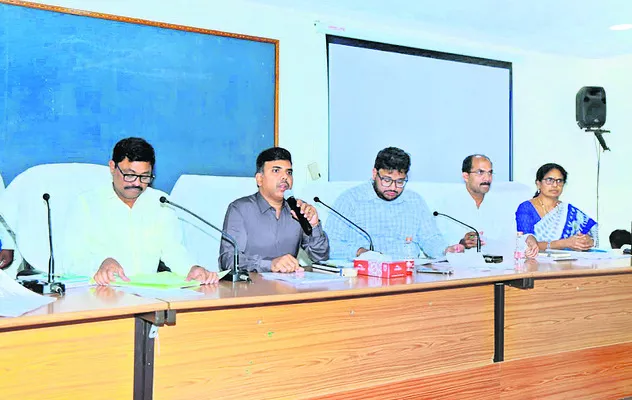 మహిళలకే 50 శాతం వార్డులు 