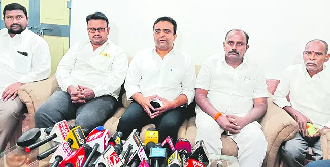 హత్యలు చేస్తున్నారు..