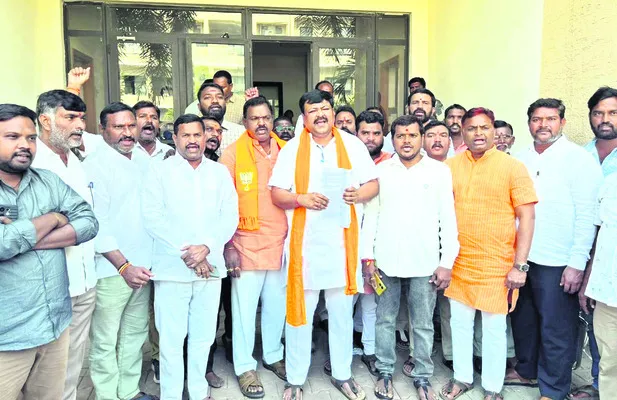 రిజర్వేషన్లపై ఈసీకి ఫిర్యాదు చేస్తాం 