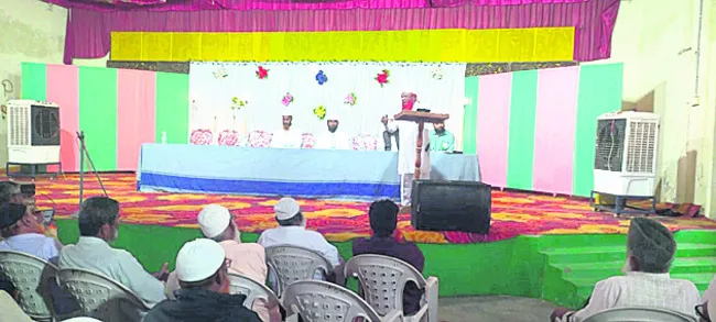 మానవత్వాన్ని మించిన మతం లేదు 