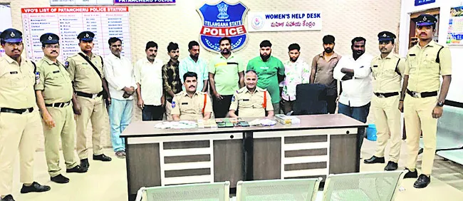 పేకాట స్థావరంపై దాడి 