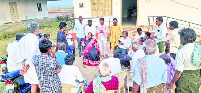 యూరియా కోసం  ఆందోళన అవసరం లేదు 
