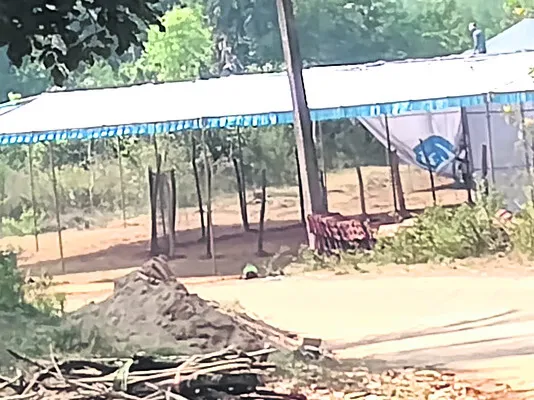 స్పీకర్‌ ఇలాకాలో జూదక్రీడలకు ఏర్పాట్లు 