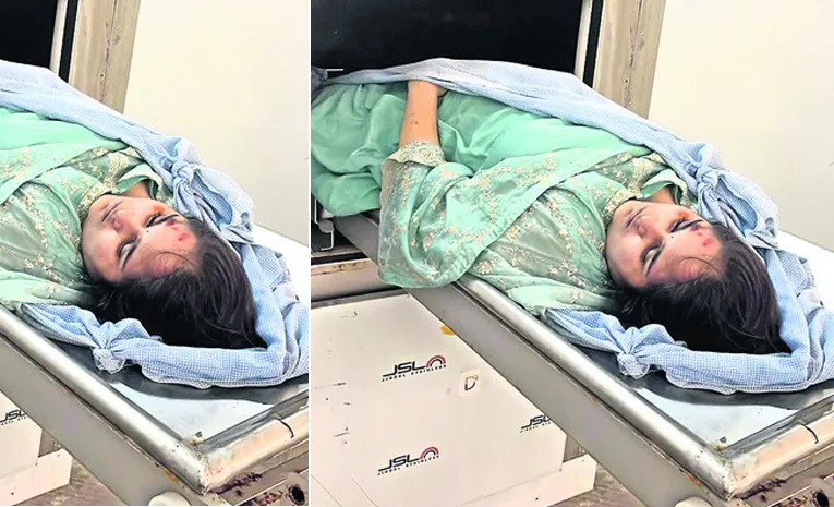 కాళ్ల పారాణి ఆరకముందే.. 