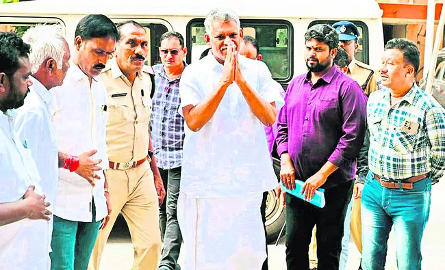 అక్రమ నిర్బంధానికి 215 రోజులు