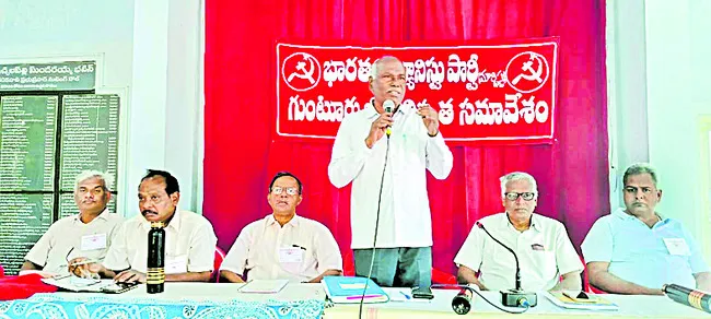 మతోన్మాద విధానాలను ఐక్యంగా తిప్పికొట్టాలి 