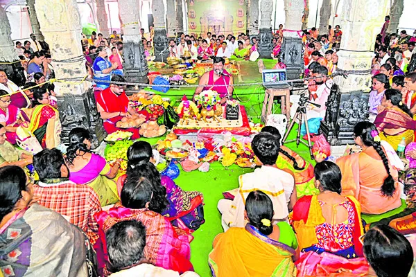 ఆర్జిత సేవలకు డిమాండ్‌.. రద్దీ సాధారణం 