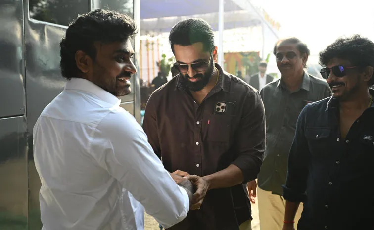 Prime minister narendra Modi Biopic Maa Vande with Huge Budget