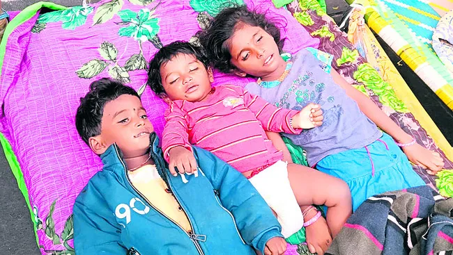 ఆ నవ్వులేం పాపం చేశాయ్‌!