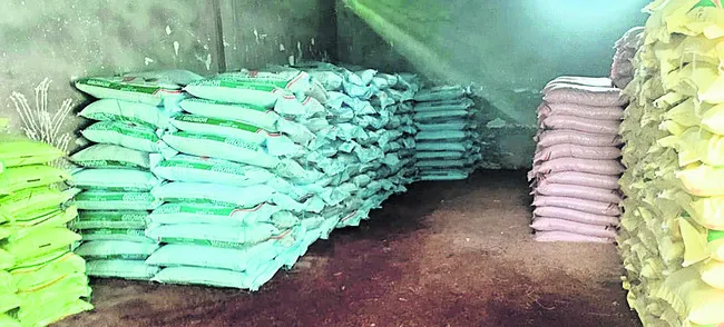 ఎరువు.. ధర బరువు 