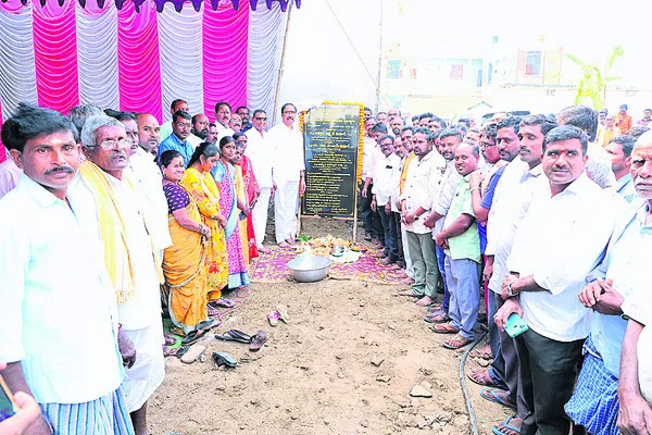 గ్రామాల అభివృద్ధికి ప్రభుత్వం పెద్దపీట